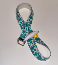 Load image into Gallery viewer, Training Clickers